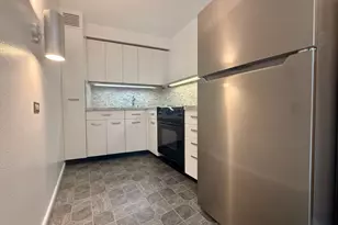 300 N State St, Chicago, IL 60654 - Photo 4