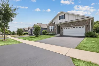 6331 Doral Drive, Gurnee, IL 60031 - Photo 2