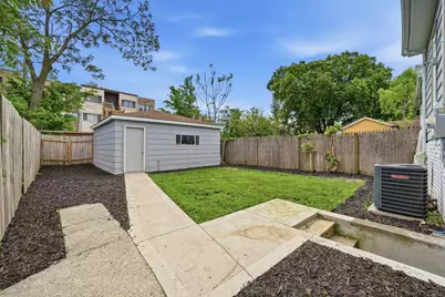 10747 S Forest Avenue, Chicago, IL 60628 - Photo 26