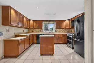 4877 Raymond Dr, Belvidere, IL 61008 - Photo 8