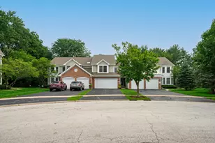 550 Bradbury Ln, Geneva, IL 60134 - Photo 2