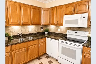 7545 W Belden Avenue #7, Elmwood Park, IL 60707 - Photo 6