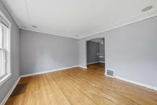 9709 S Yates Blvd, Chicago, IL 60617 - Photo 8