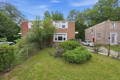9709 S Yates Boulevard, Chicago, IL 60617 - Photo 2