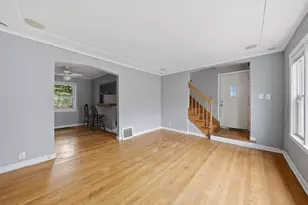 9709 S Yates Blvd, Chicago, IL 60617 - Photo 10