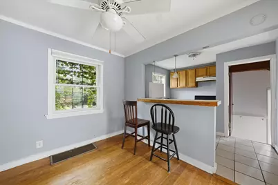 9709 S Yates Boulevard, Chicago, IL 60617 - Photo 6
