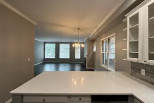 540 W Oakdale Ave, Chicago, IL 60657 - Photo 8