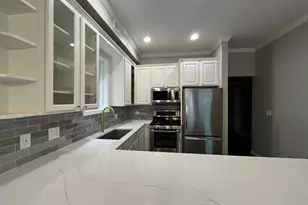 540 W Oakdale Ave, Chicago, IL 60657 - Photo 6