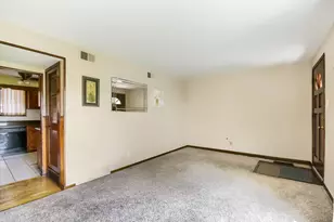 8060 S Kolmar Ave, Chicago, IL 60652 - Photo 6