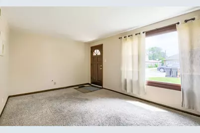 8060 S Kolmar Avenue, Chicago, IL 60652 - Photo 4