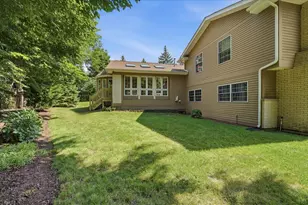 206 Londonderry Ct, Mundelein, IL 60060 - Photo 6