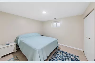 8425 Creekside Lane, Darien, IL 60561 - Photo 18
