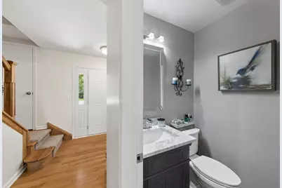 8425 Creekside Lane, Darien, IL 60561 - Photo 10