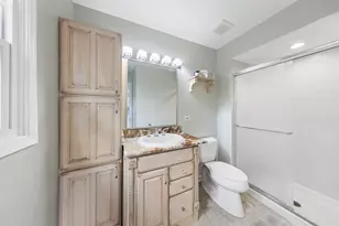 8425 Creekside Ln, Darien, IL 60561 - Photo 12