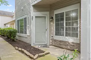 57 Braxton Ln, Aurora, IL 60504 - Photo 2