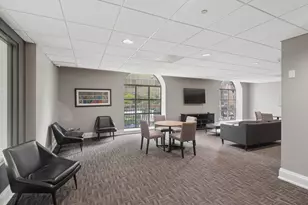 630 N State St, Chicago, IL 60654 - Photo 24