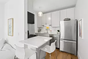 630 N State St, Chicago, IL 60654 - Photo 6