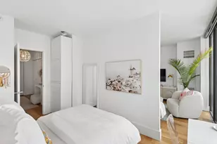 630 N State St, Chicago, IL 60654 - Photo 12