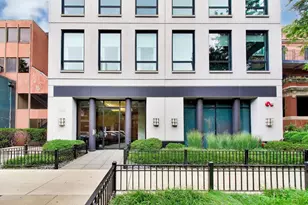 550 W Wellington Ave, Chicago, IL 60657 - Photo 2