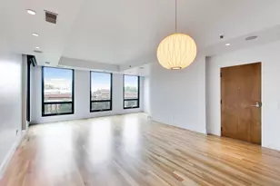 550 W Wellington Ave, Chicago, IL 60657 - Photo 6