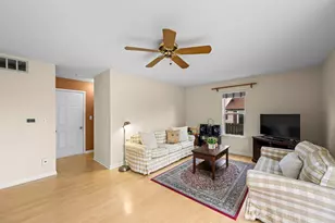 1233 Old Timber Ct, Hoffman Estates, IL 60192 - Photo 16