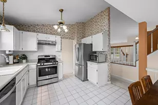 1233 Old Timber Ct, Hoffman Estates, IL 60192 - Photo 10
