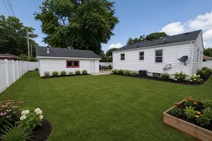 627 E 160th Ct, South Holland, IL 60473 - Photo 2