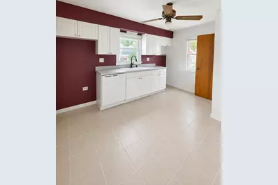627 E 160th Court, South Holland, IL 60473 - Photo 8
