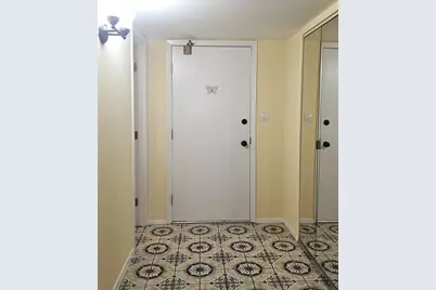 350 Plum Creek Drive #406, Wheeling, IL 60090 - Photo 6