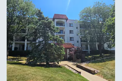 350 Plum Creek Drive #406, Wheeling, IL 60090 - Photo 2