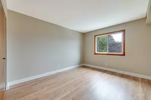 872 S Plum Grove Rd, Palatine, IL 60067 - Photo 10