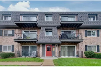 872 S Plum Grove Road #305, Palatine, IL 60067 - Photo 2
