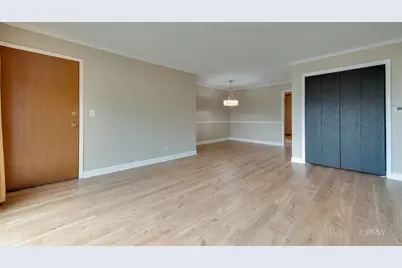 872 S Plum Grove Road #305, Palatine, IL 60067 - Photo 6