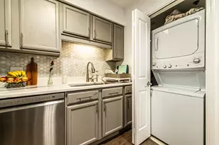 9864 W Leland Ave, Schiller Park, IL 60176 - Photo 6