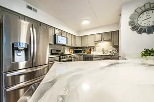 9864 W Leland Ave, Schiller Park, IL 60176 - Photo 8