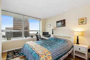 807 Davis St, Evanston, IL 60201 - Photo 22