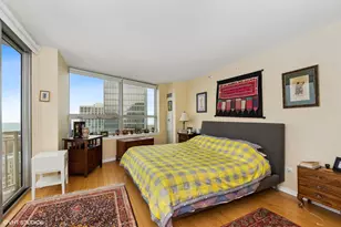 807 Davis St, Evanston, IL 60201 - Photo 16
