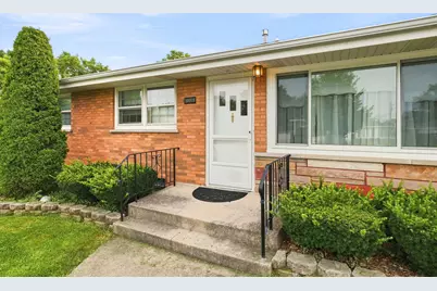 10319 S 82nd Avenue, Palos Hills, IL 60465 - Photo 2