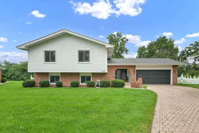 1441 Holland Place, Downers Grove, IL 60515 - Photo 2