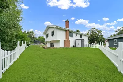 1441 Holland Place, Downers Grove, IL 60515 - Photo 4