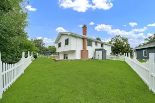 1441 Holland Pl, Downers Grove, IL 60515 - Photo 4