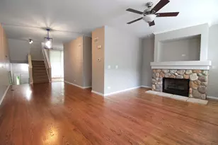605 Pheasant Trail, Saint Charles, IL 60174 - Photo 2