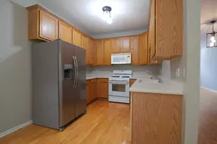 605 Pheasant Trail, Saint Charles, IL 60174 - Photo 4
