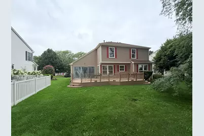 95 Southfield Drive, Vernon Hills, IL 60061 - Photo 24