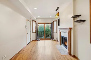 1469 E 69th St, Chicago, IL 60637 - Photo 4