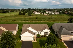 12910 Crestview Dr, Huntley, IL 60142 - Photo 2