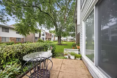2720 Mitchell Drive #4, Woodridge, IL 60517 - Photo 2
