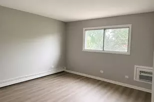 11130 S Columbus Dr, Worth, IL 60482 - Photo 10
