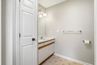 368 Hiawatha Drive, Lake in the Hills, IL 60156 - Photo 18