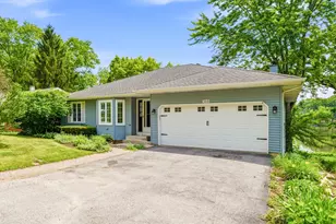 368 Hiawatha Dr, Lake in the Hills, IL 60156 - Photo 1